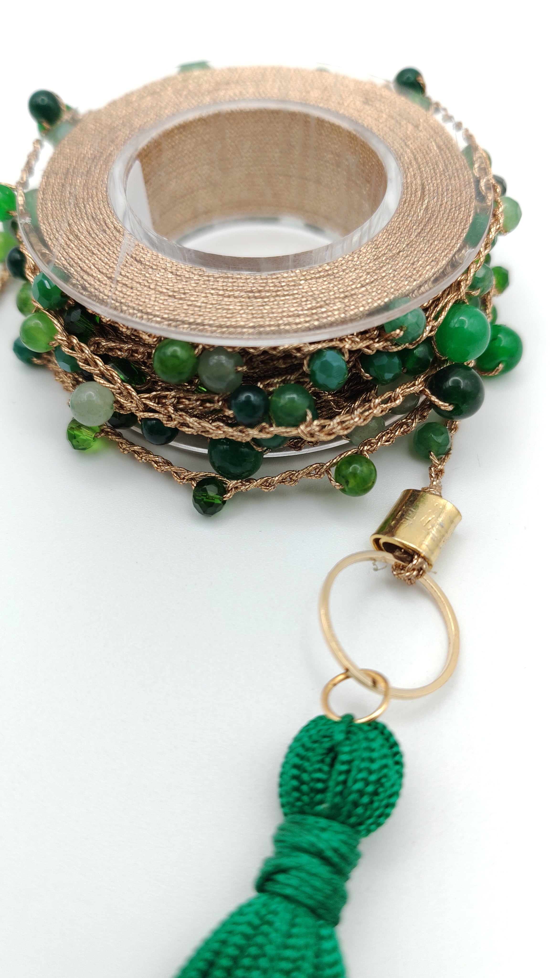 Collana verde con nappa