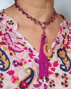 Collana fucsia con nappa