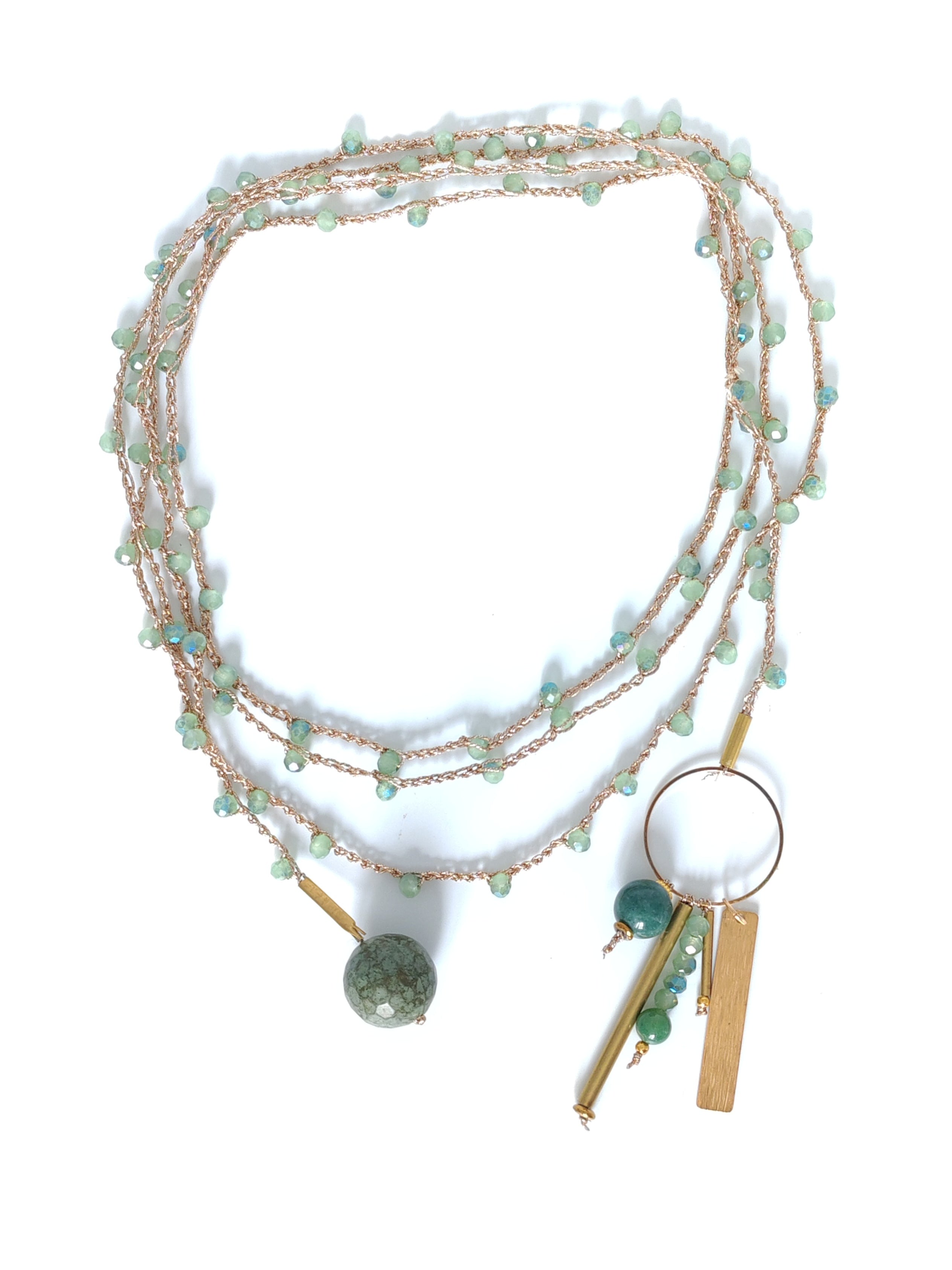 Collana verde con ciondolo