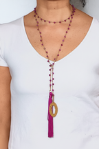 Collana fucsia con nappa