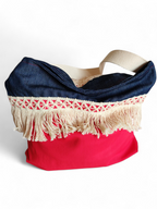 Borsa rossa e jeans