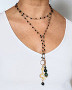 Collana verde con serpente, simbolo di cambiamento e rinascita