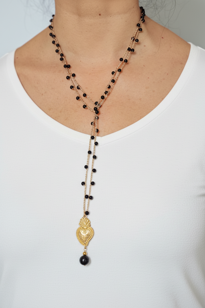 Collana cuore sacro pietre nere