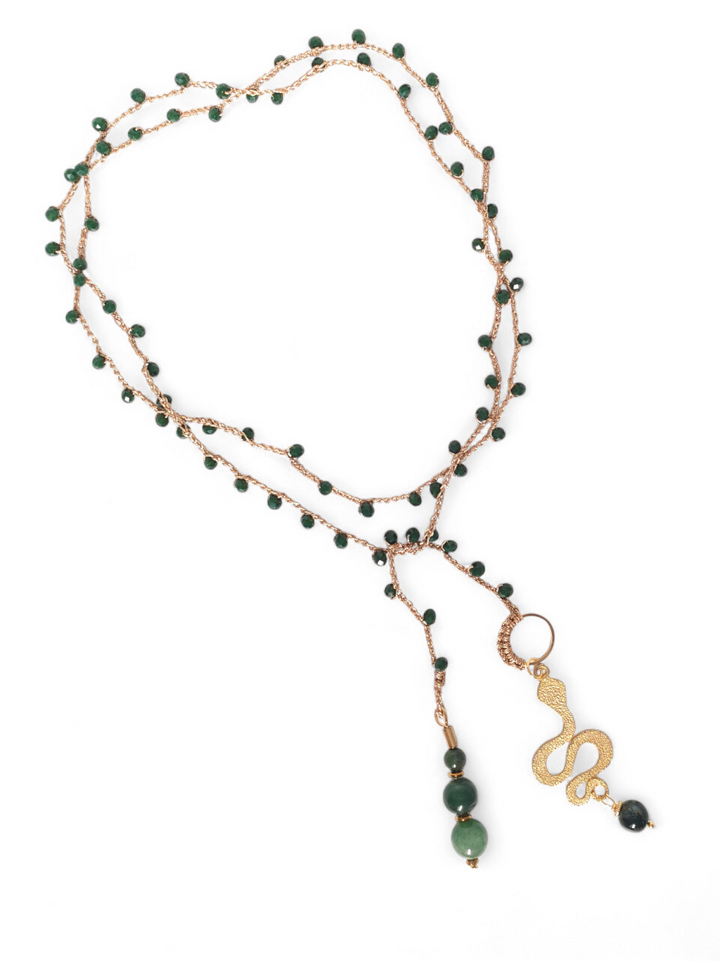 Collana verde con serpente, simbolo di cambiamento e rinascita