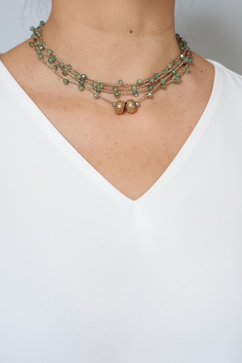 Collana lunga con serpente simbolo di cambiamento e rinascita