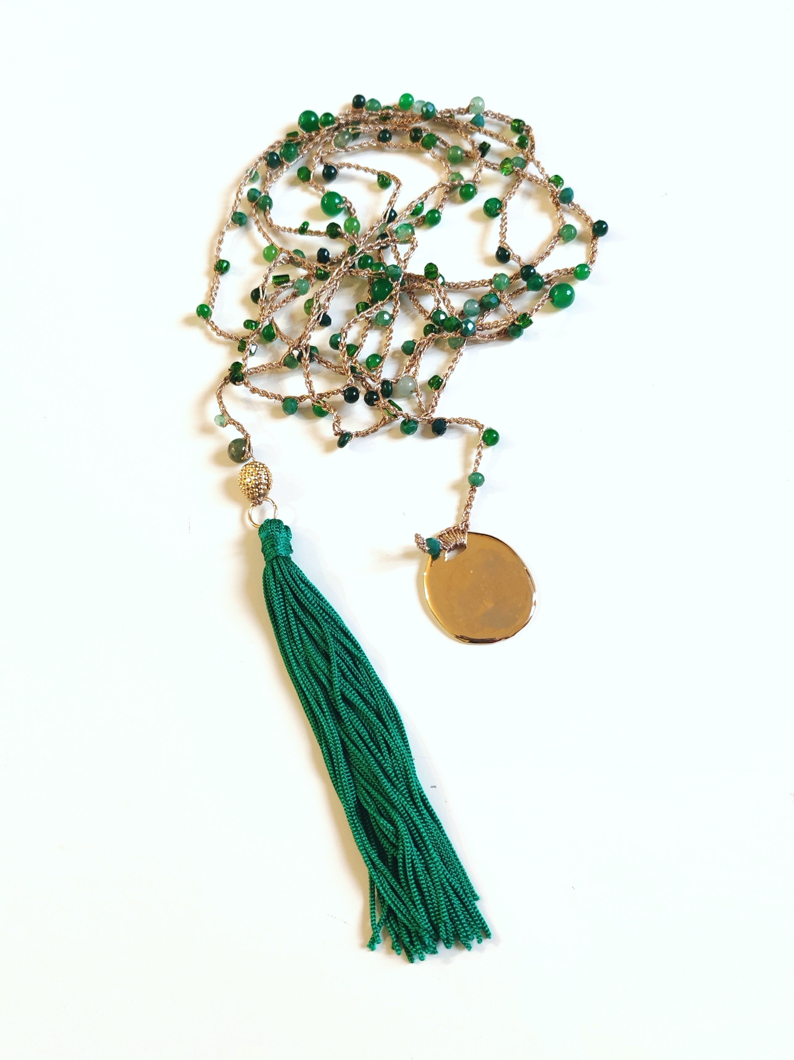 Collana verde con nappa