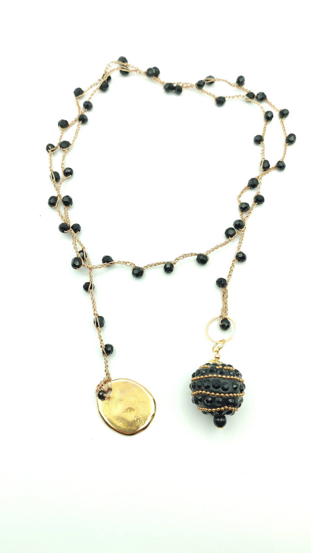Collana nera con palla brillante