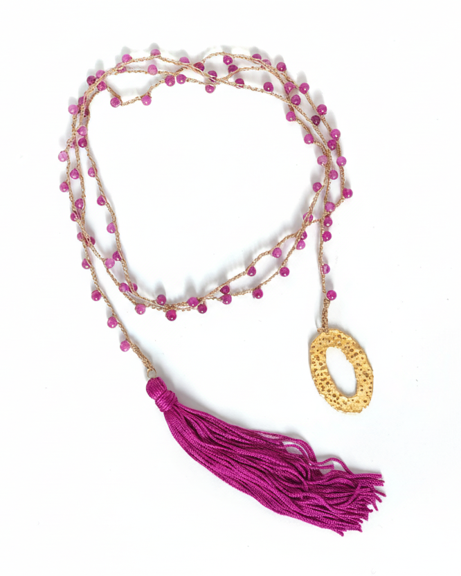 Collana fucsia con nappa