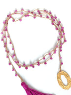 Collana fucsia con nappa