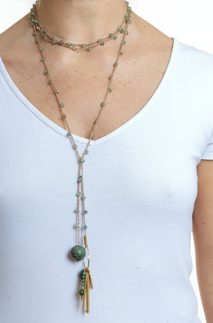 Collana verde con ciondolo