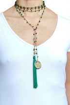 Collana verde con nappa