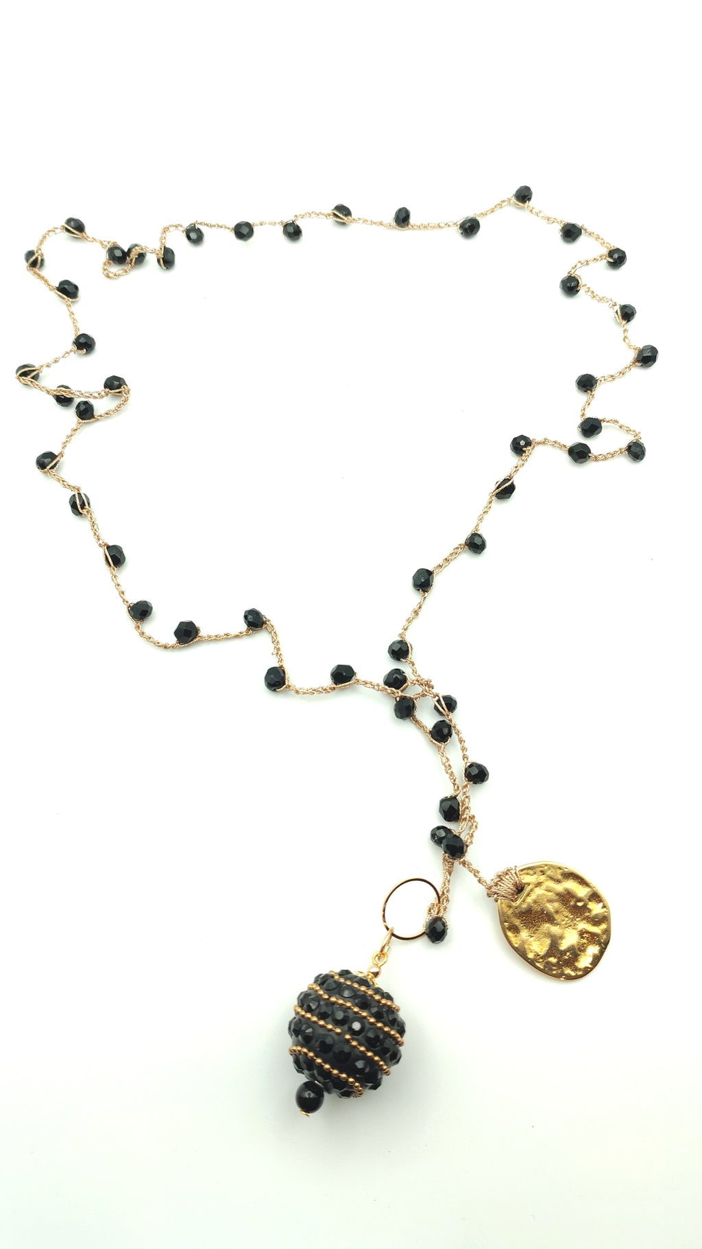 Collana nera con palla brillante