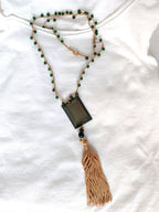 Collana con nappa e ciondolo