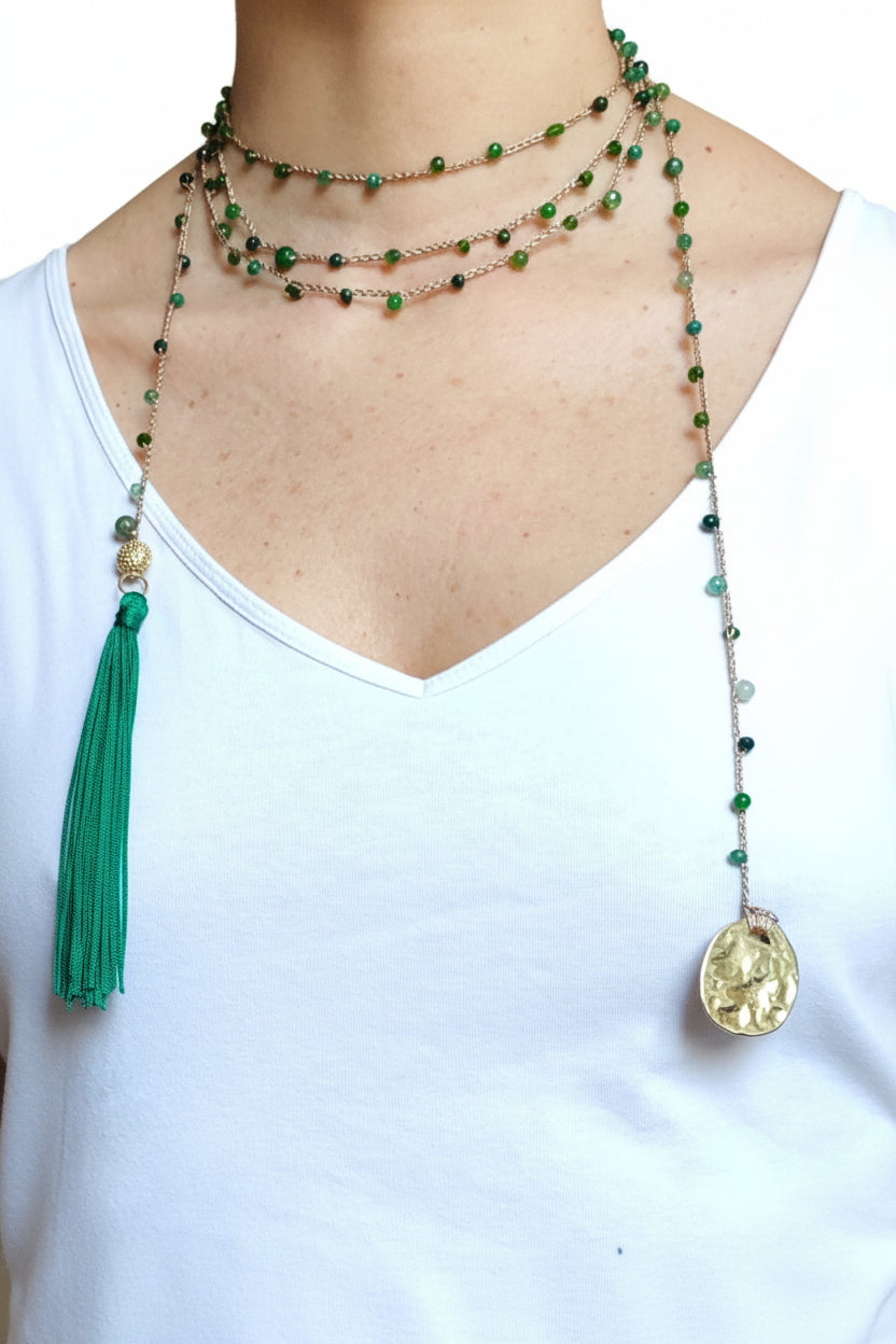 Collana verde con nappa